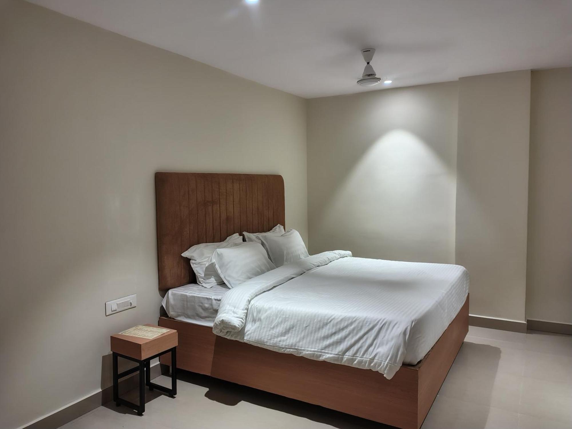 Hotel Blueearth Vizianagaram Eksteriør billede